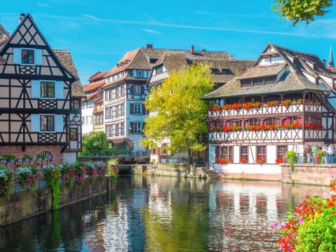 Fachwerkhäuser am Kanal in La Petite France in Strasbourg