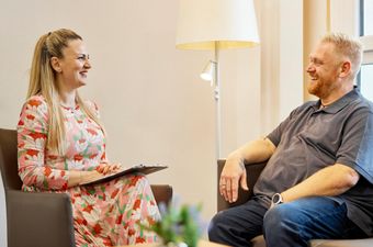 Auch Gespräche mit unserer Psychologin sind wichtig beim Abnehmen