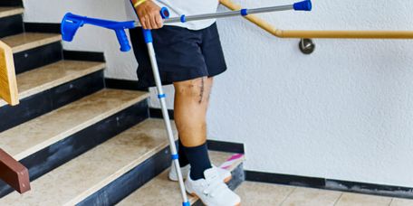 Treppensteigen üben in der Reha